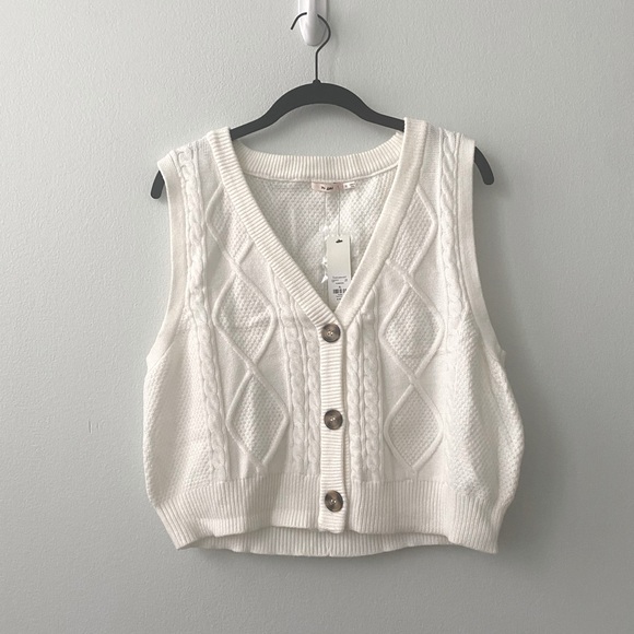 NWT Button-front Knit Tank - Picture 2 of 4